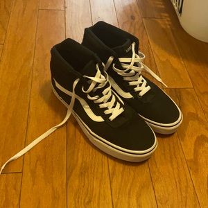 High top vans/ size 9.5 women’s